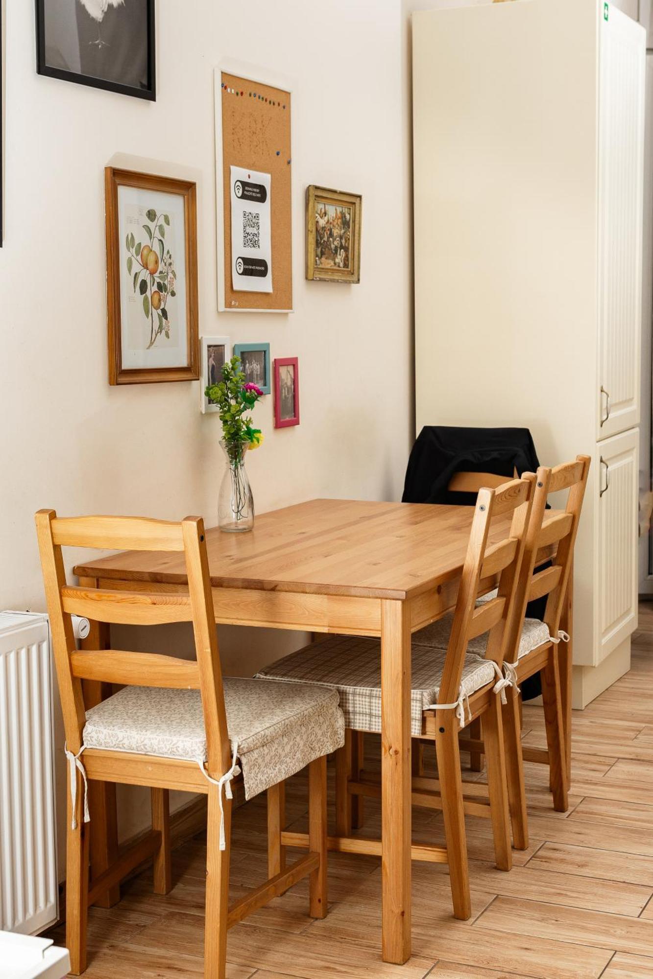 Homely 4 Bedroom Apartment - Old Town - By Upstairs Cracovia Exterior foto