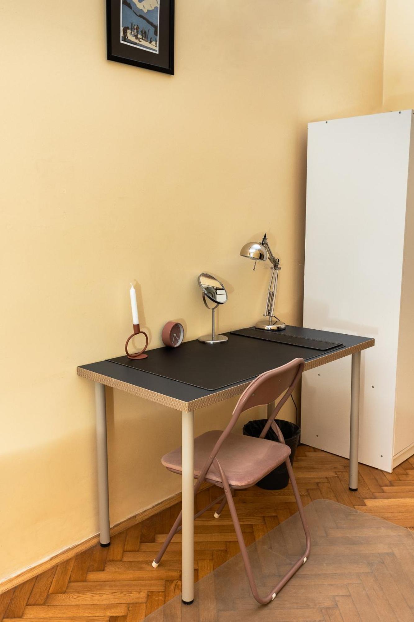 Homely 4 Bedroom Apartment - Old Town - By Upstairs Cracovia Exterior foto