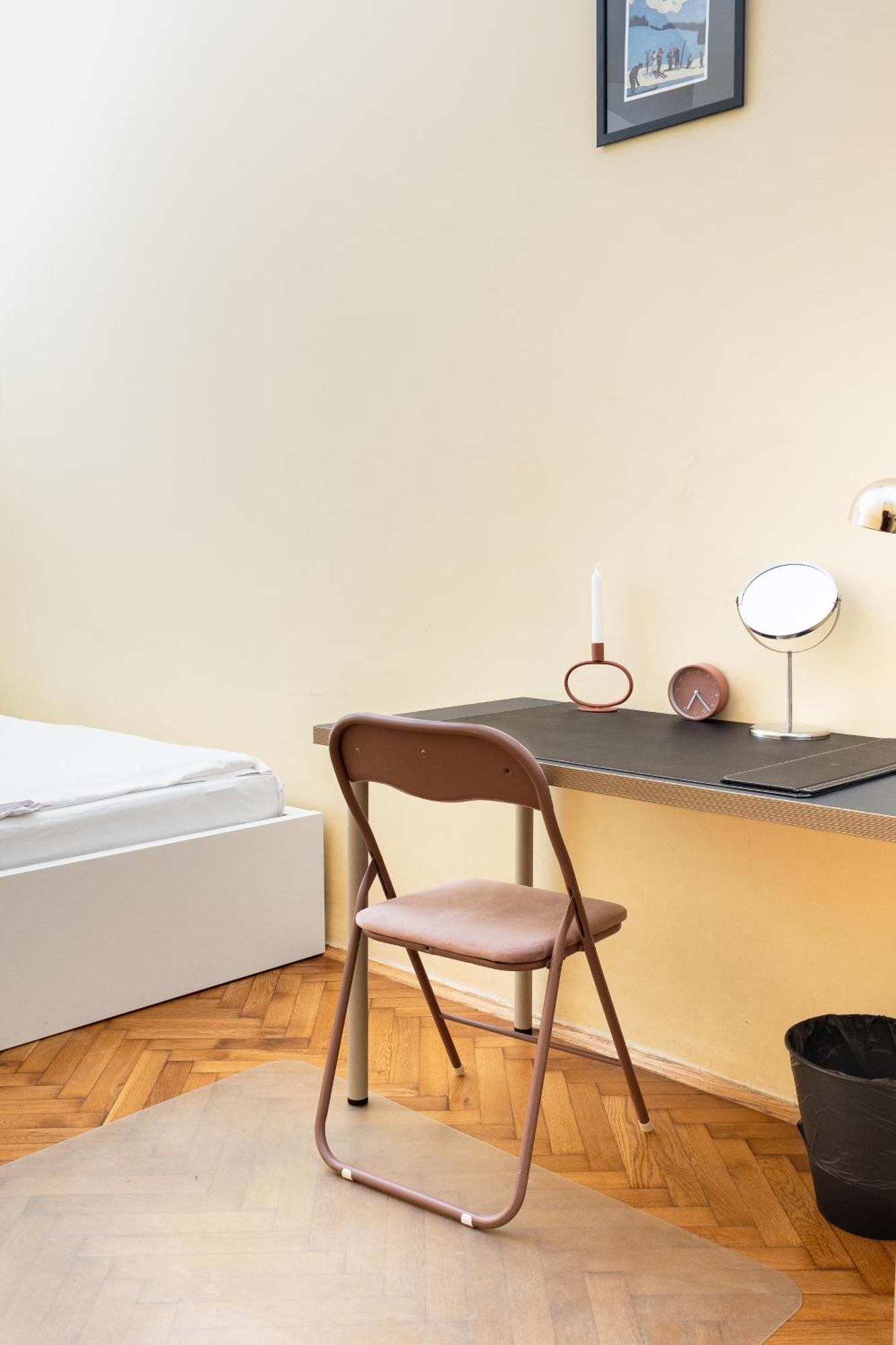 Homely 4 Bedroom Apartment - Old Town - By Upstairs Cracovia Exterior foto