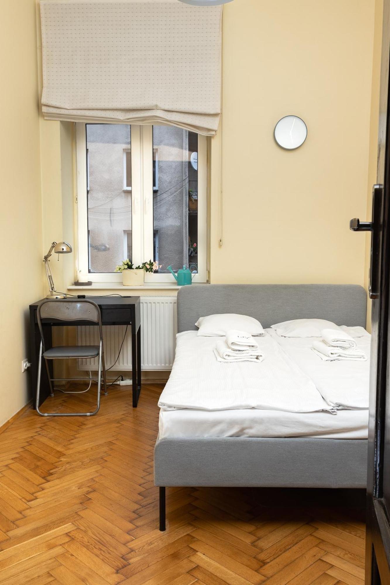Homely 4 Bedroom Apartment - Old Town - By Upstairs Cracovia Exterior foto