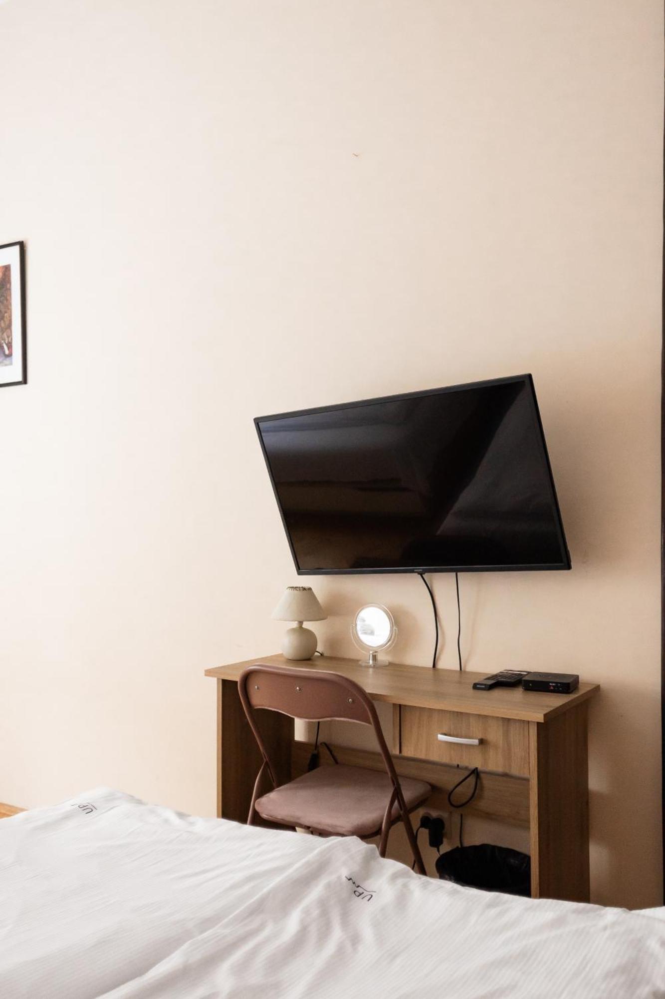 Homely 4 Bedroom Apartment - Old Town - By Upstairs Cracovia Exterior foto